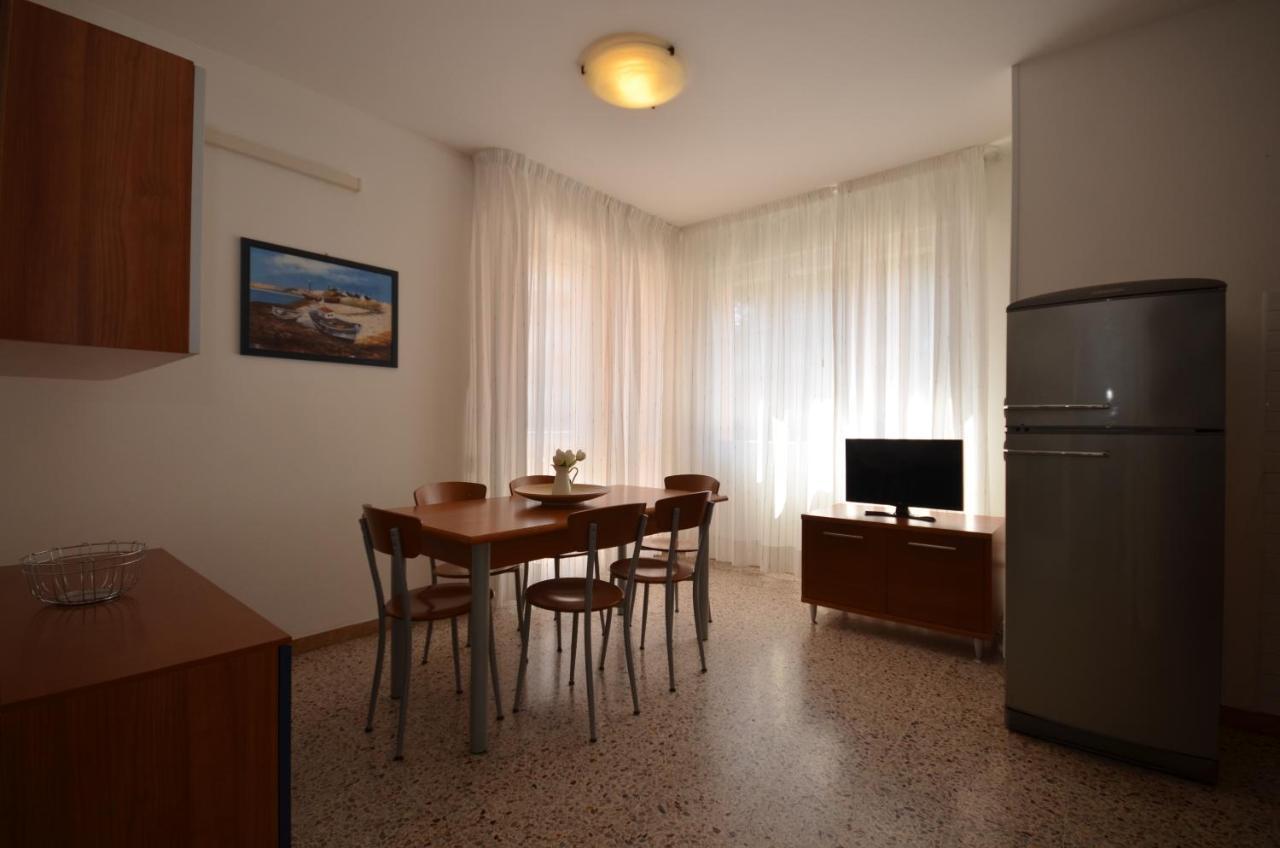 Appartamenti Dei Pini Bibione Bagian luar foto
